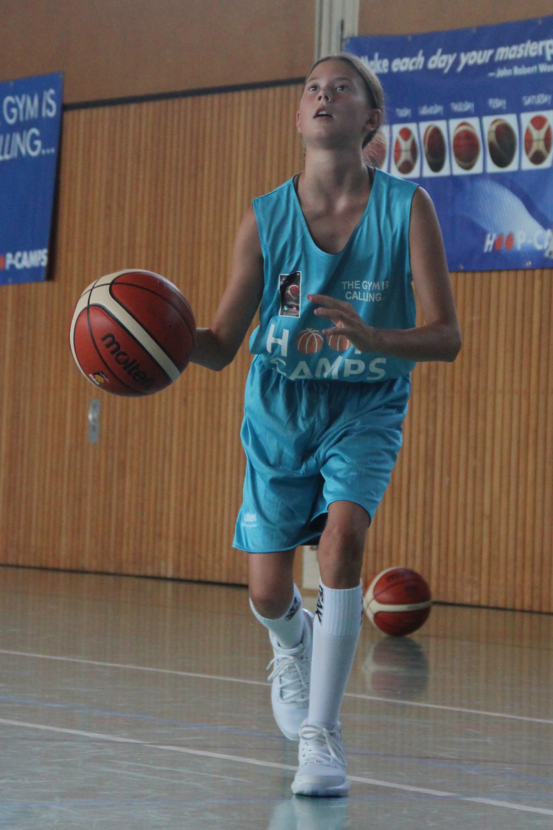 Spielerin im Basketballcamp Spielerin Basketballcamp