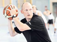Tomasz Kumaszynski im Basketballcamp Tomasz Basketball