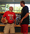 Coach im Basketballcamp Basketballtrainer